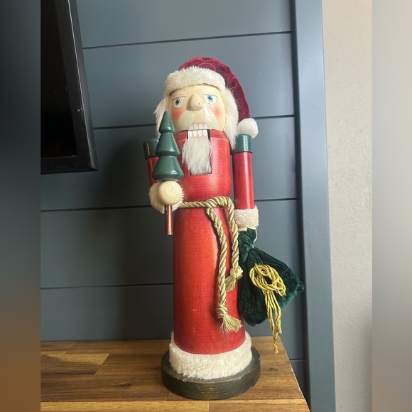 Santa Nutcracker /15” Tall - Picture 2 of 12